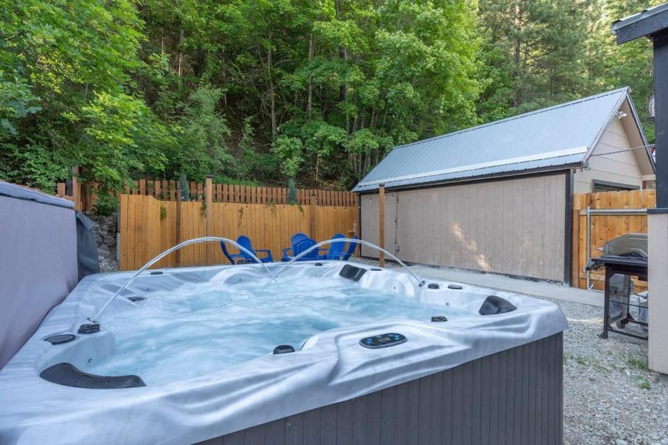 Close To Hiawatha Tr And Biking With Hot Tub Wallace Eksteriør bilde